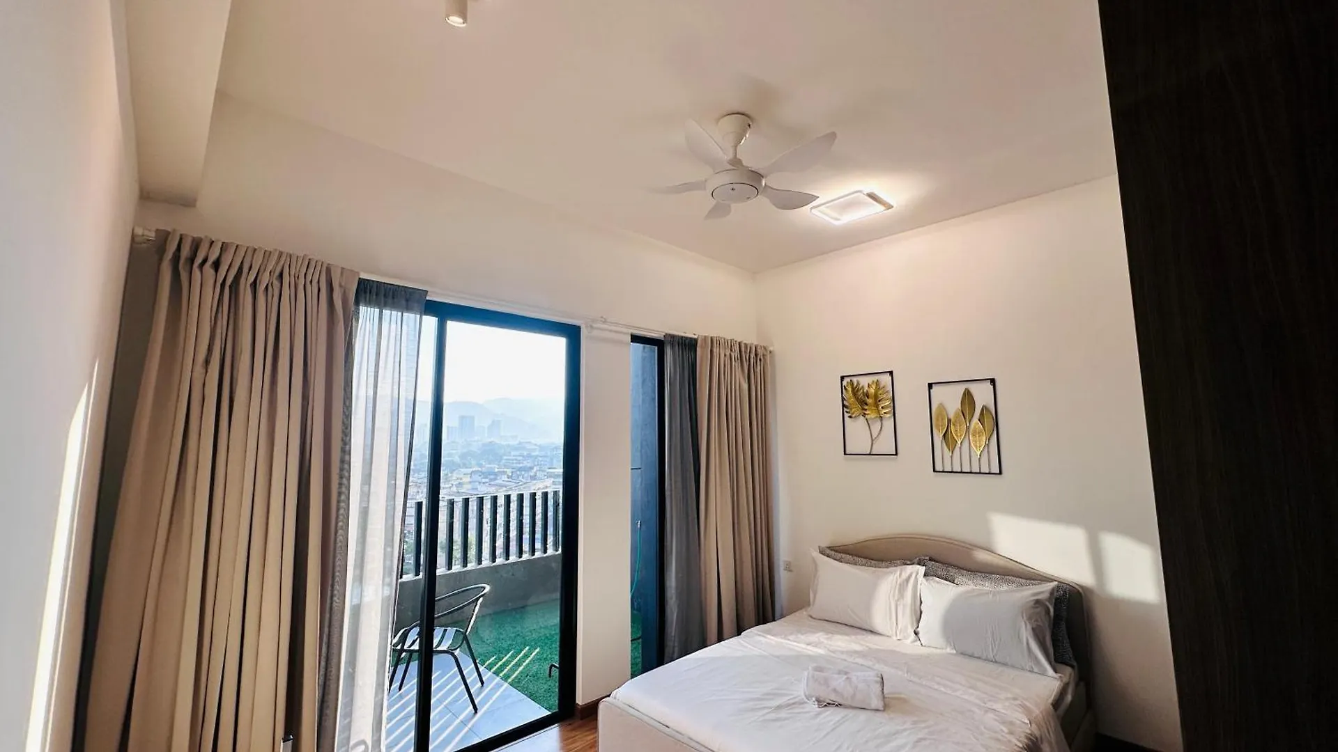 Apartment New Georgetown Instagramable 2Br Homestay For 10Pax 无敌美景两房民宿 Beacon Executive Suite Malaysia