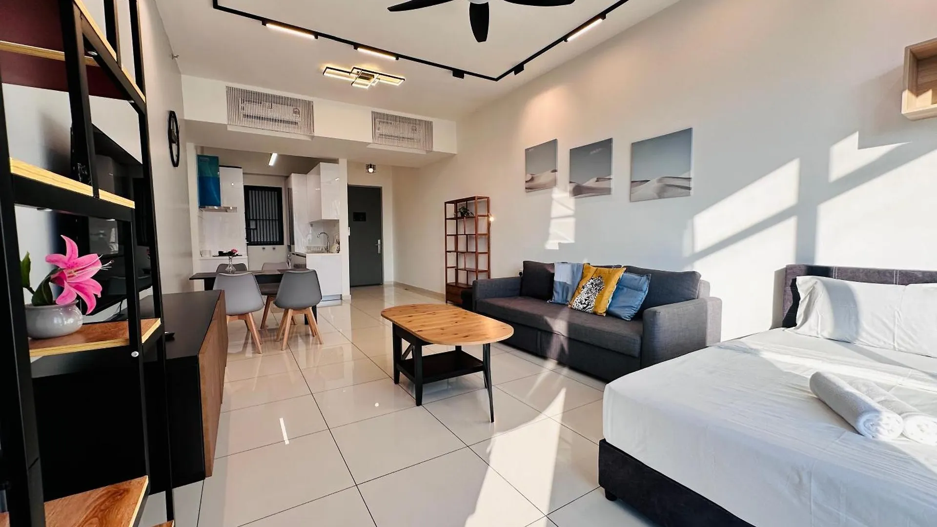 New Georgetown Instagramable 2Br Homestay For 10Pax 无敌美景两房民宿 Beacon Executive Suite Apartment George Town