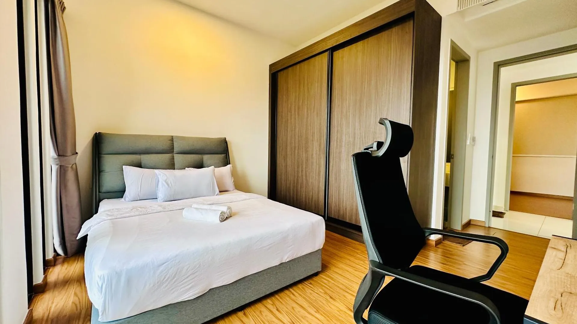 New Georgetown Instagramable 2Br Homestay For 10Pax 无敌美景两房民宿 Beacon Executive Suite Malaysia