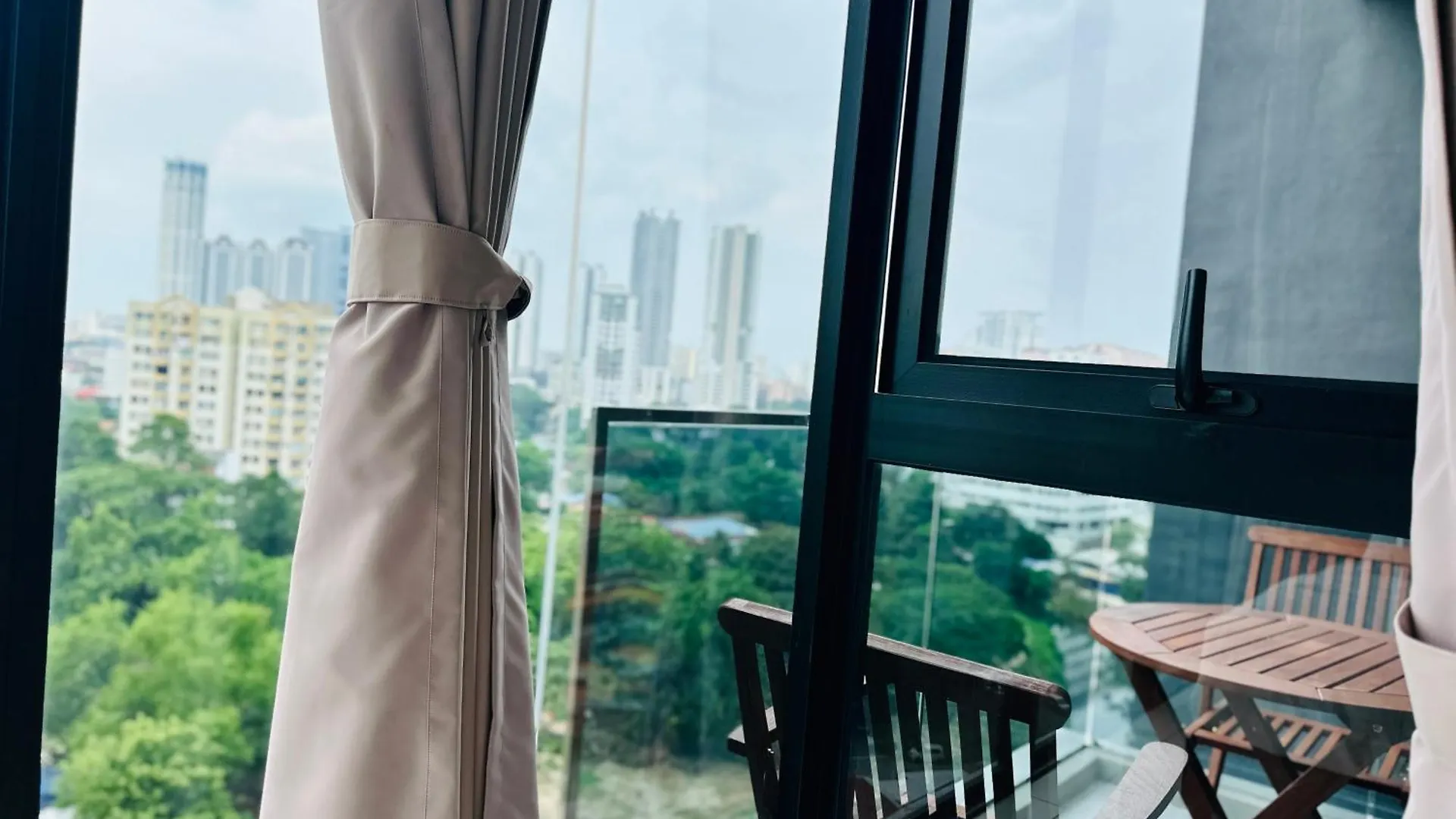 New Georgetown Instagramable 2Br Homestay For 10Pax 无敌美景两房民宿 Beacon Executive Suite George Town