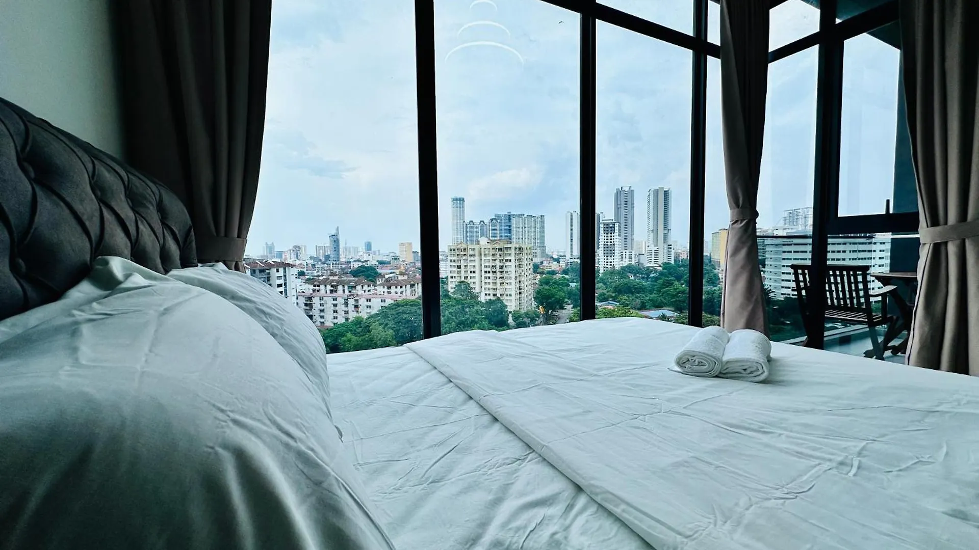 Apartment New Georgetown Instagramable 2Br Homestay For 10Pax 无敌美景两房民宿 Beacon Executive Suite