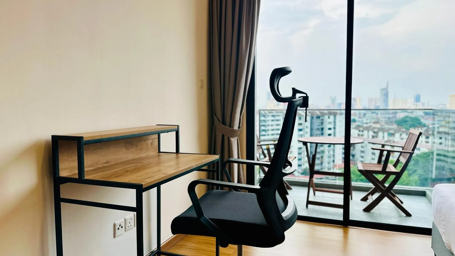 New Georgetown Instagramable 2Br Homestay For 10Pax 无敌美景两房民宿 Beacon Executive Suite George Town