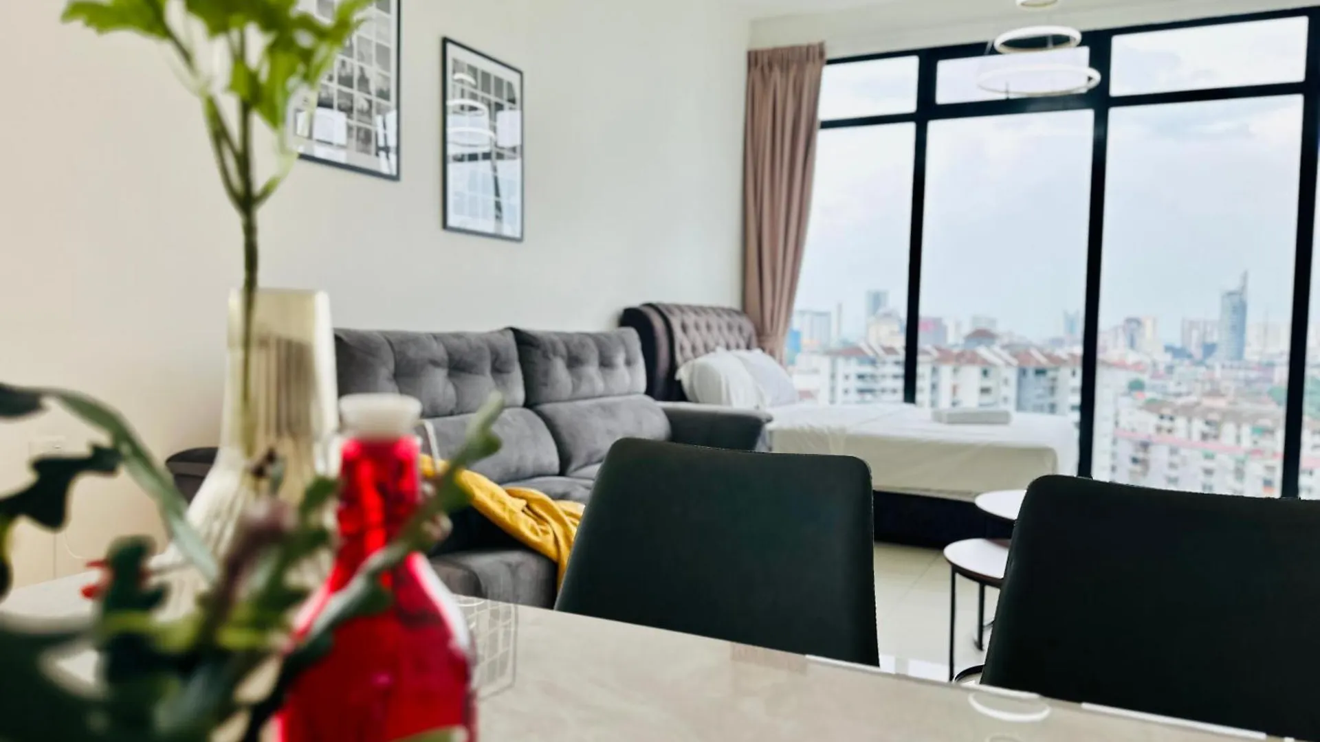 New Georgetown Instagramable 2Br Homestay For 10Pax 无敌美景两房民宿 Beacon Executive Suite 0*, George Town
