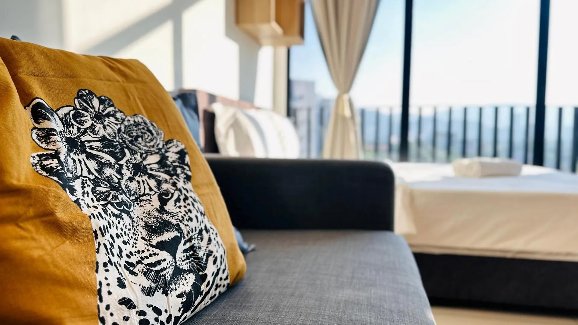 New Georgetown Instagramable 2Br Homestay For 10Pax 无敌美景两房民宿 Beacon Executive Suite Apartment