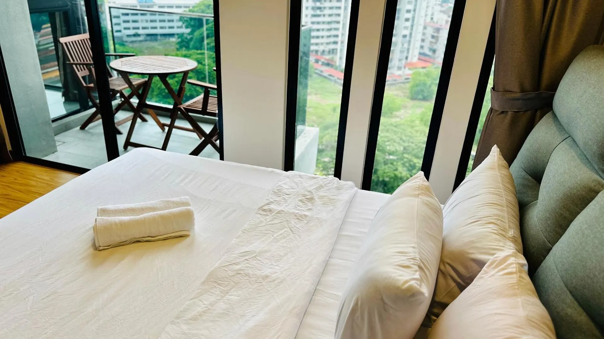 New Georgetown Instagramable 2Br Homestay For 10Pax 无敌美景两房民宿 Beacon Executive Suite George Town